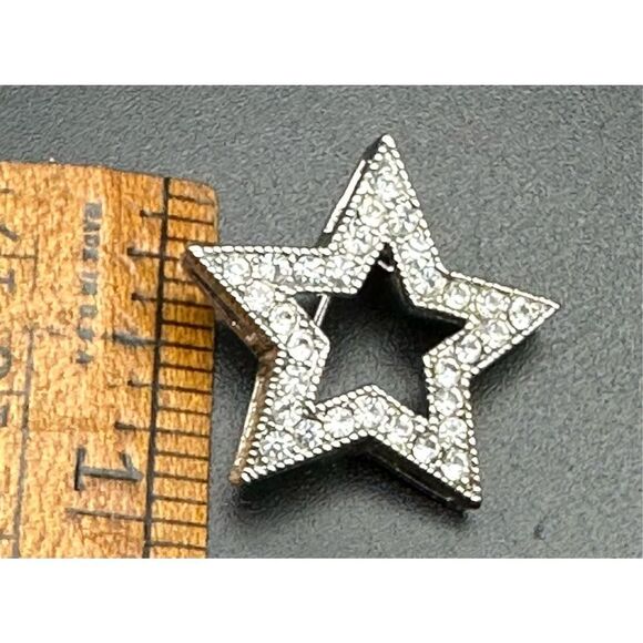 Silver tone star with rhinestones brooch pin - Picture 6 of 6